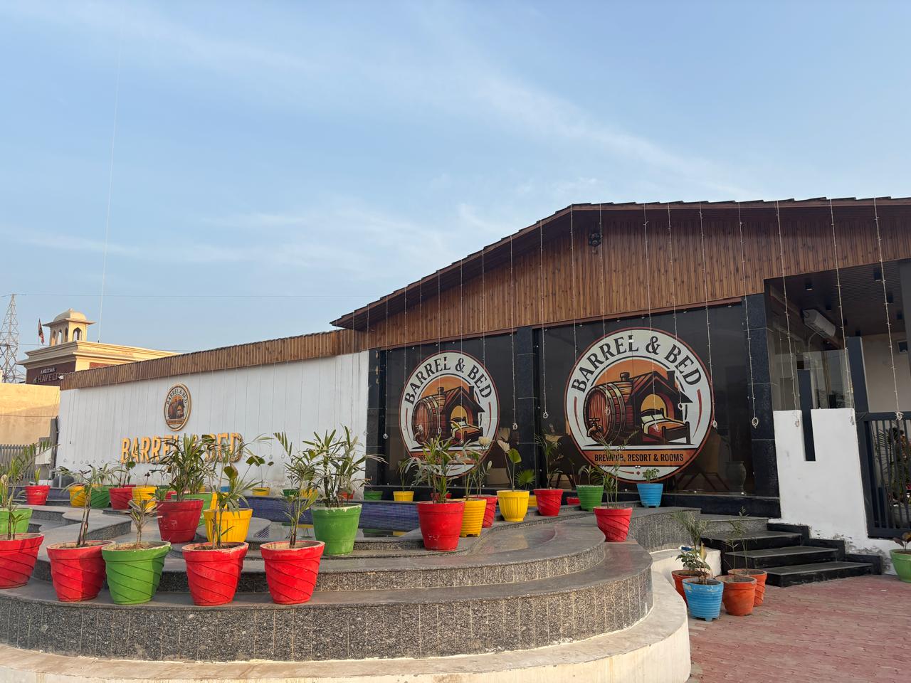 Resort Courtyard View - Barrel & Bed Tapa Punjab