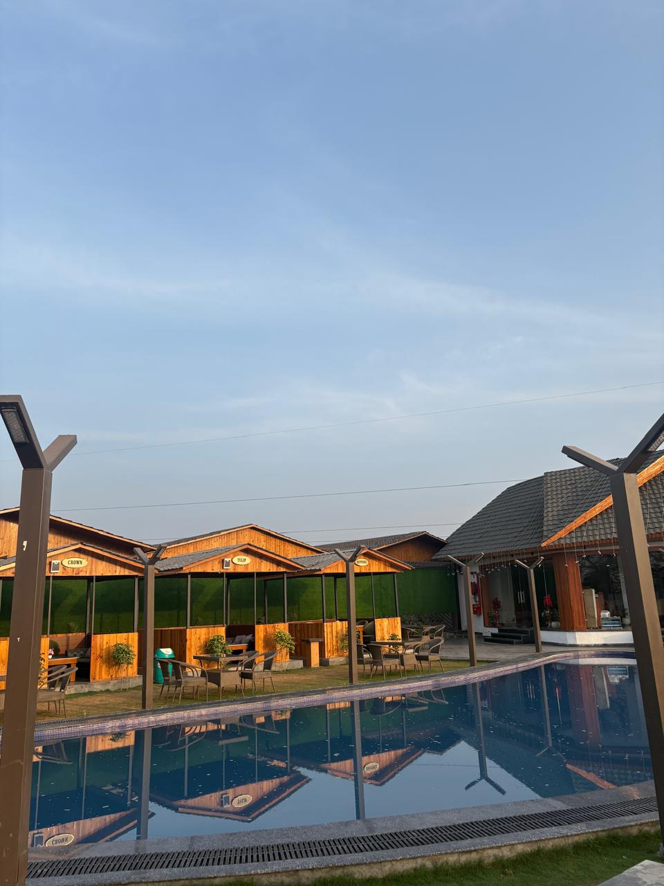 Vertical Pool View - Mobile Optimized - Barrel & Bed