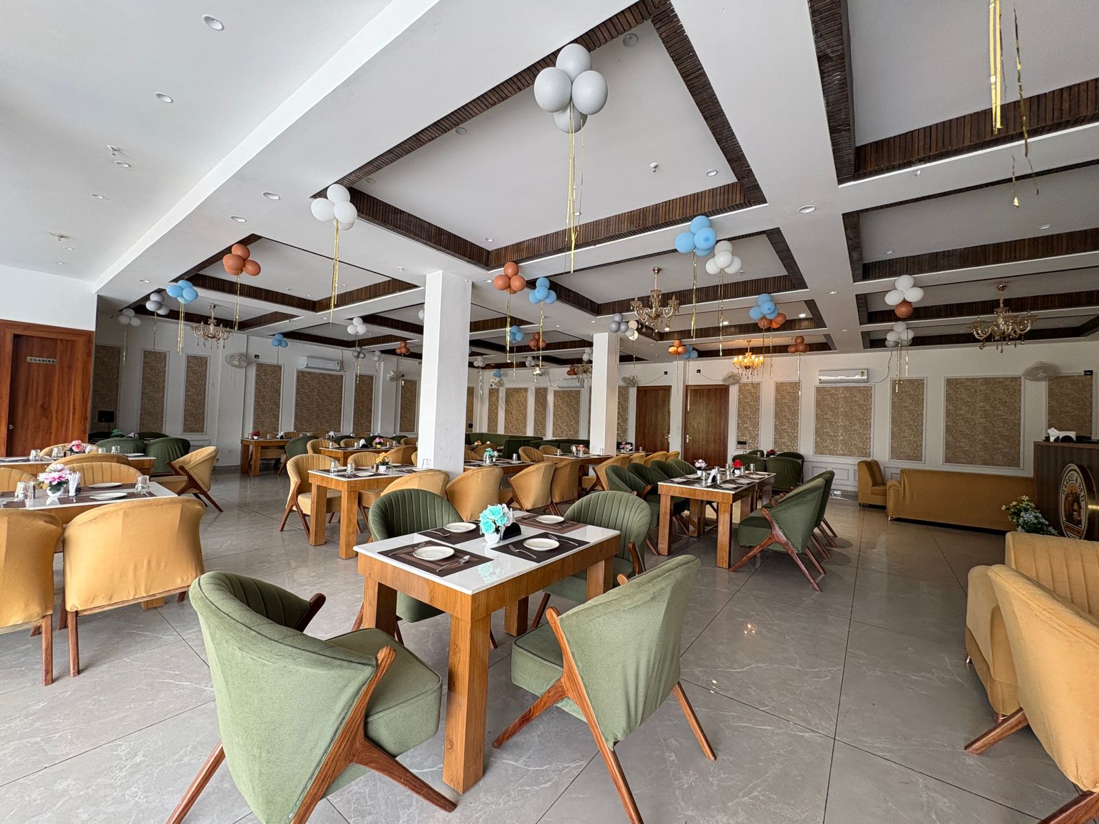 Restaurant Dining Hall at Barrel & Bed Resort Tapa